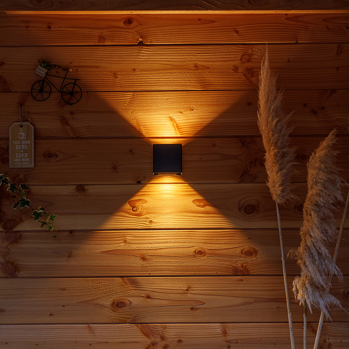 Garden Lights, 12V Wandleuchte - Mauri schwarz, 6W, warmweiß, IP44