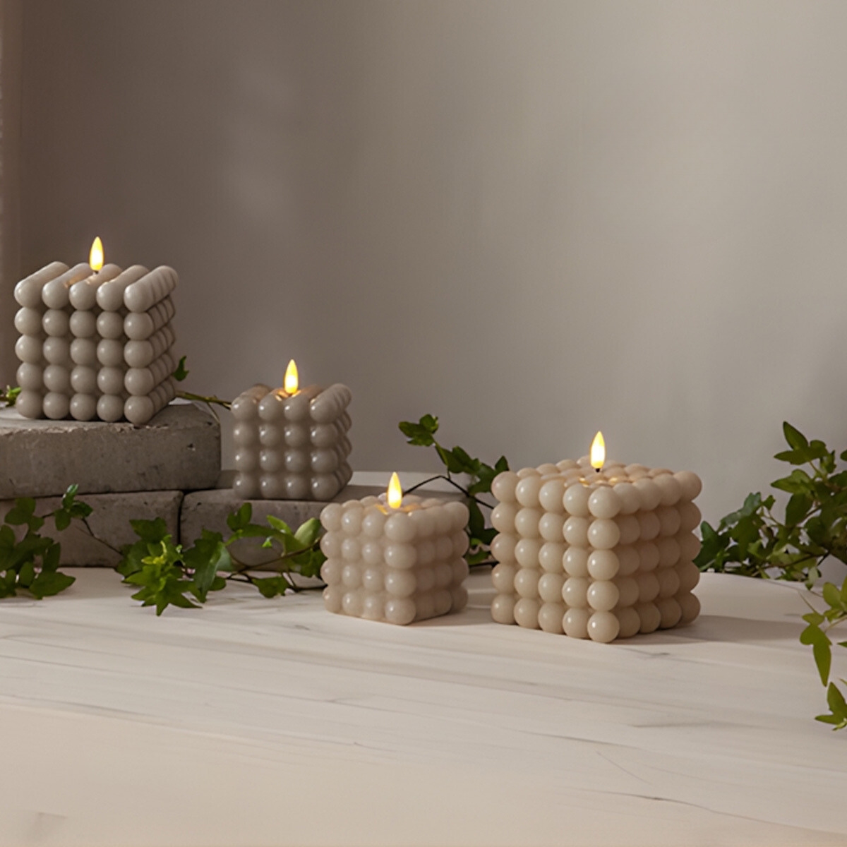 Flamme Dot - Kerze für innen - Beige - Höhe: 9,5 cm - Batteriebetrieb - Timer - flackernd