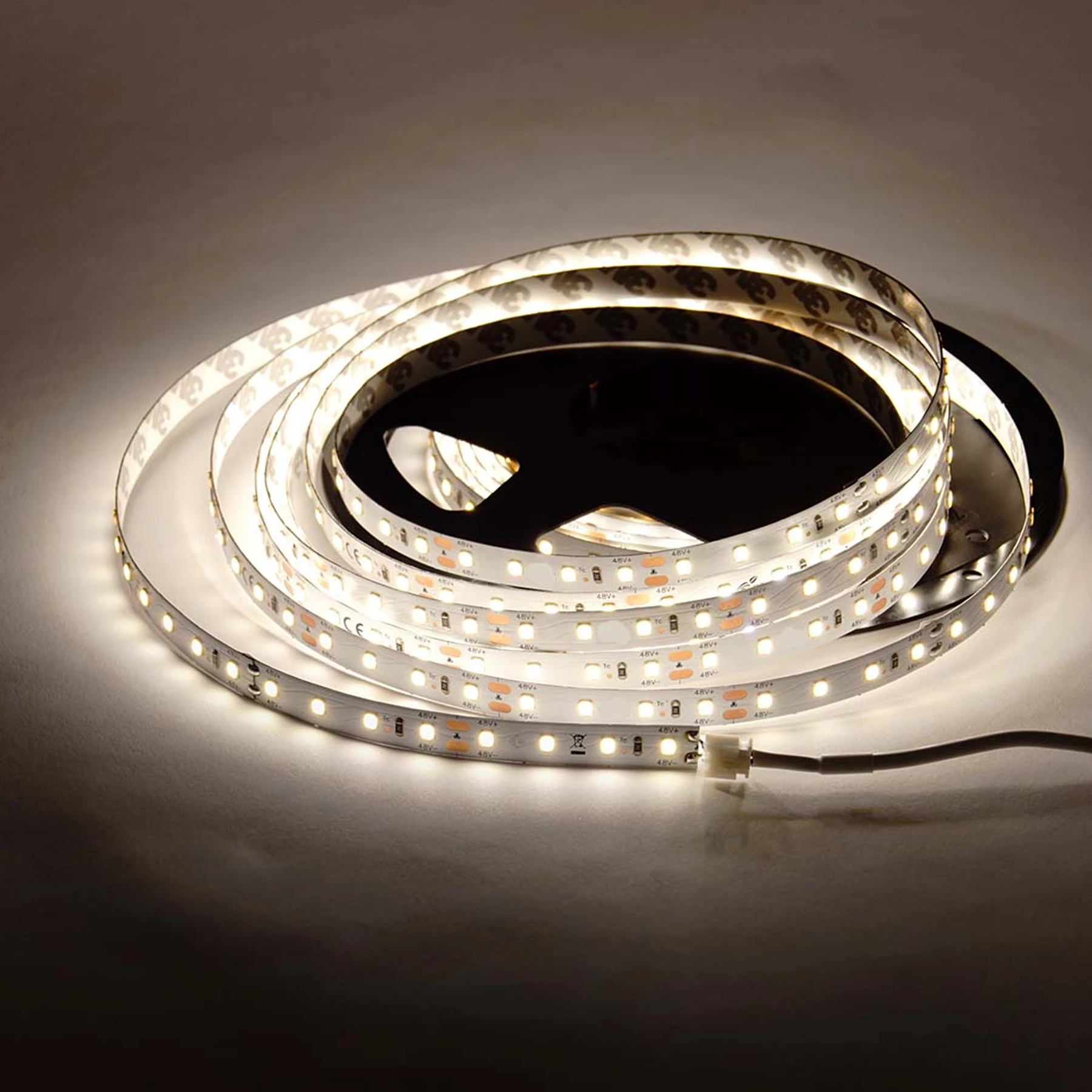 48V LED Streifen - neutralweiß - alle 5cm teilbar - 10mm breit - 1205cm - 964 LED Chips - 77,1 Watt - 8435 Lumen - mit 2 Steckerbuchsen - kein Löten - 100cm Anschlußkabel zum Netzteil