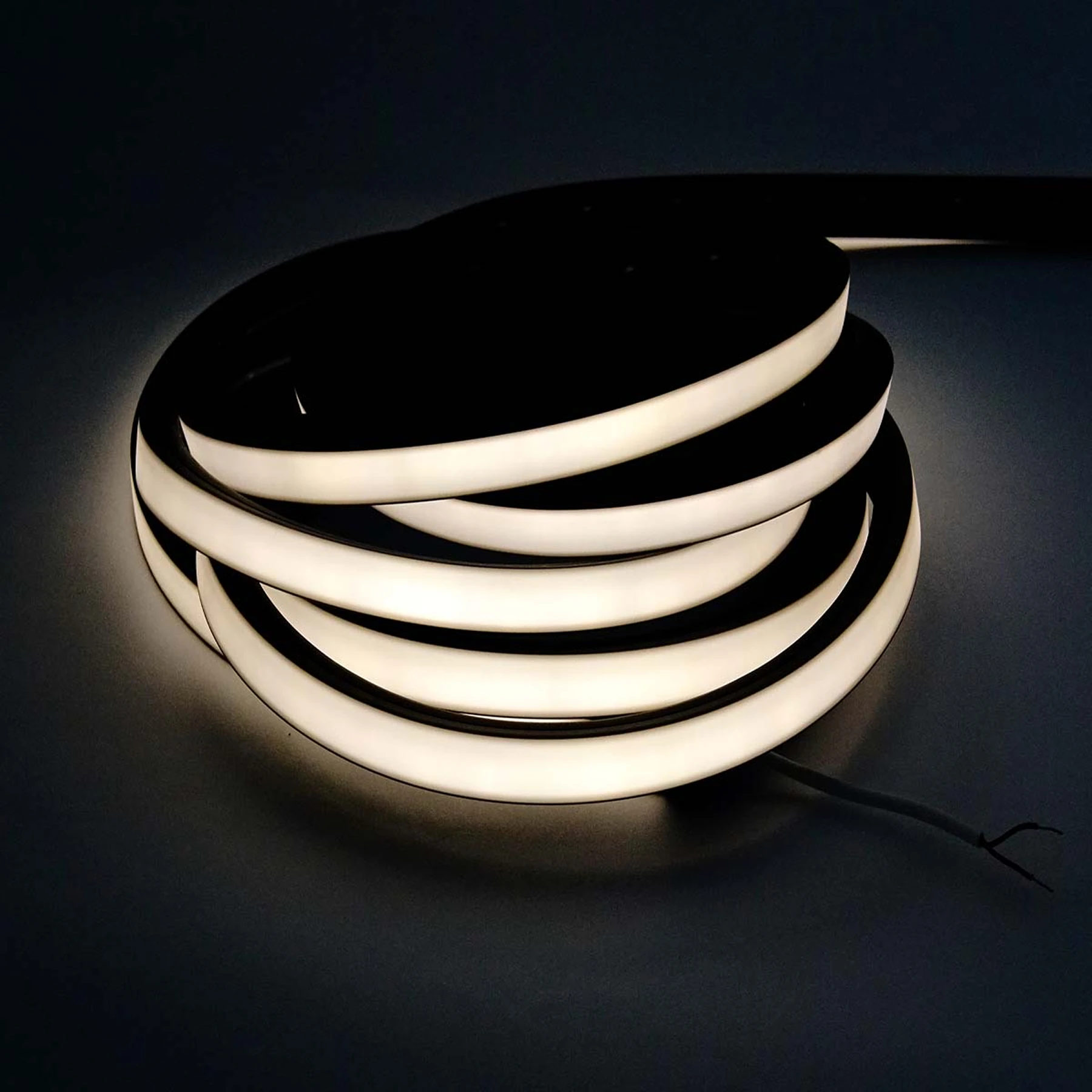 24V wasserfester LED Lichtschlauch in schwarz - neutralweiß - diffus - Neon-Effekt - IP67 - 15x15mm - 10cm Eingangskabel mit offenen Kabelenden