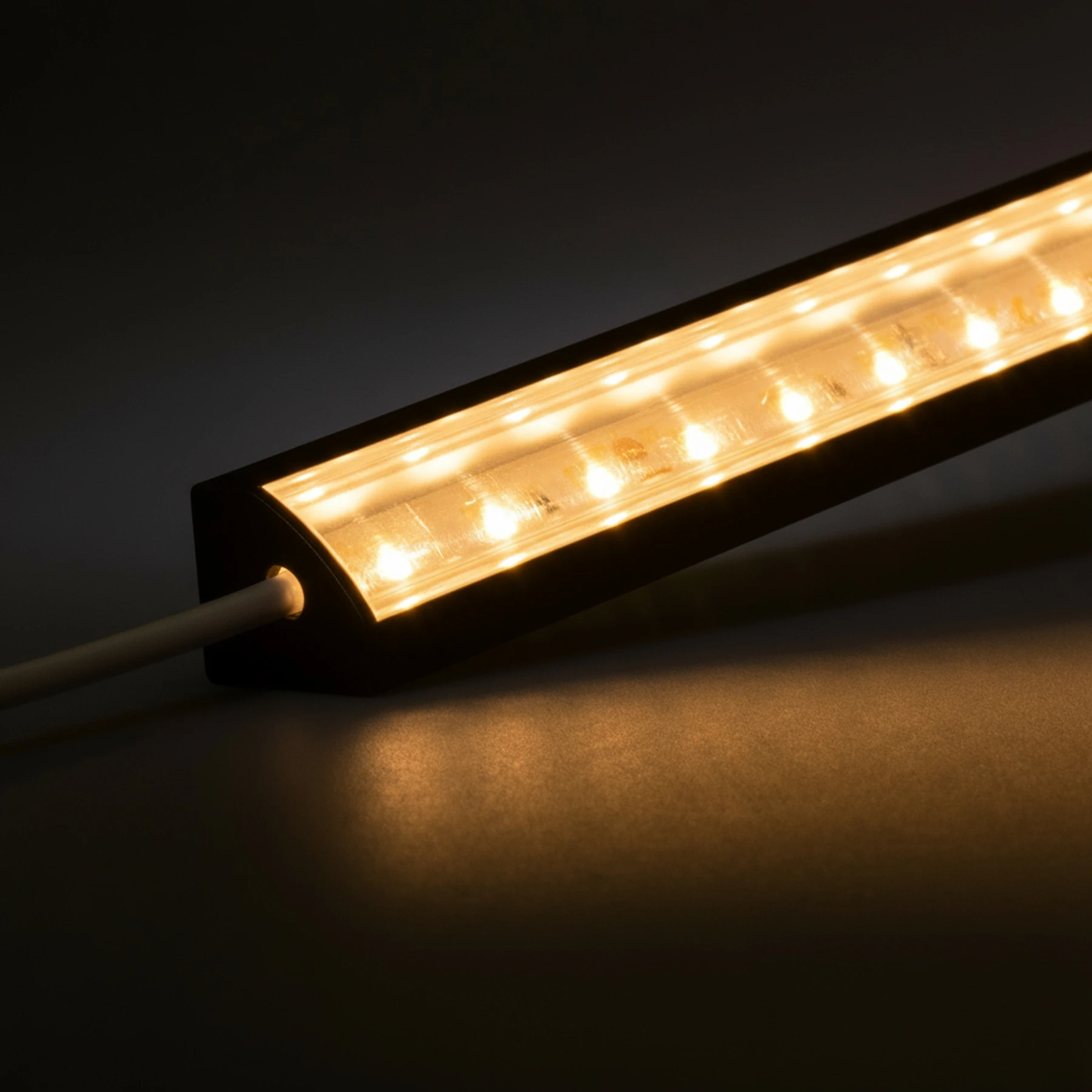 12V Black Line LED Eckleiste - High Power - warmweiß - transparente Abdeckung