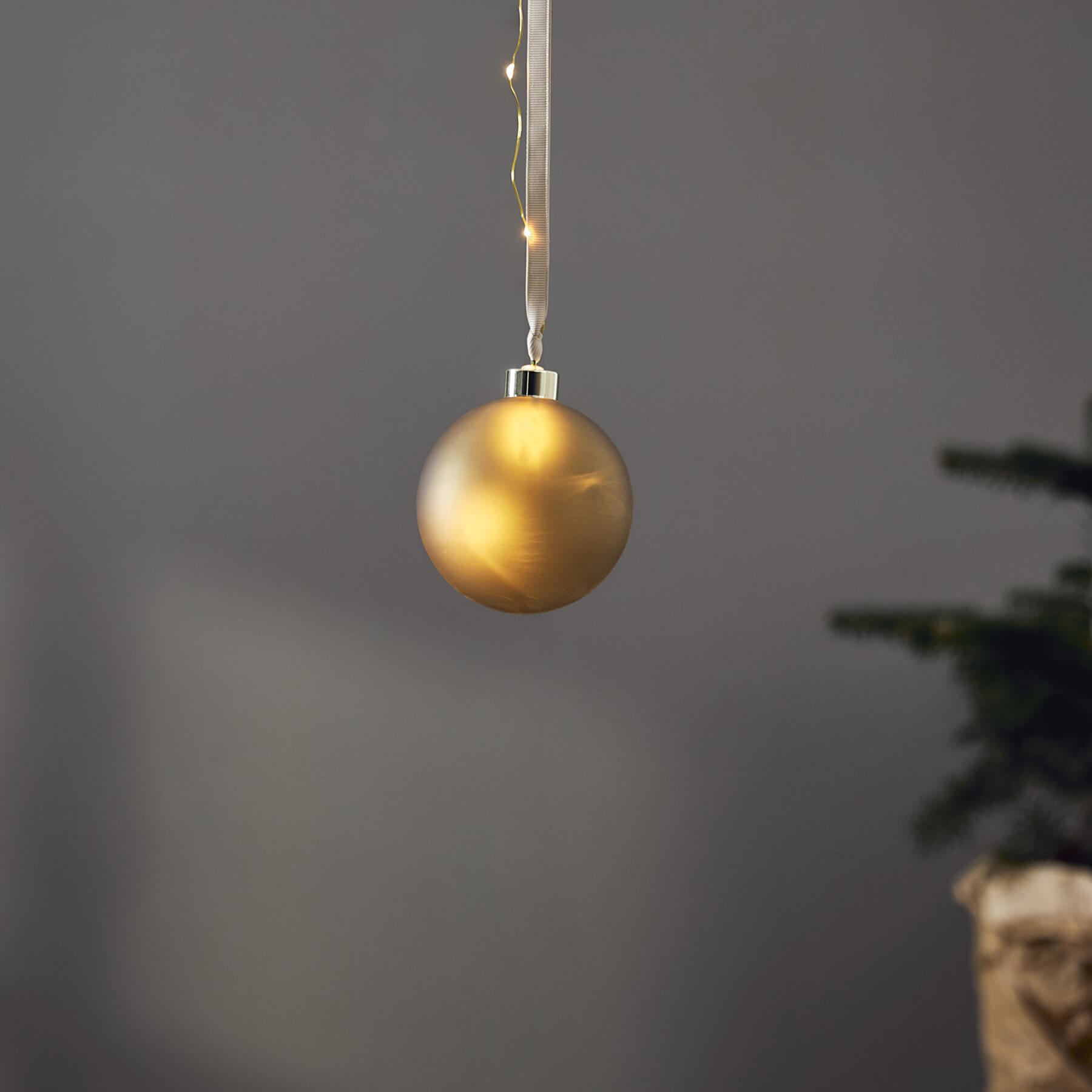 Bliss - Glaskugel - 10 cm - Glasfarbe: Gold - Timer - Batteriebetrieb - Lichtfarbe: Warmweiß
