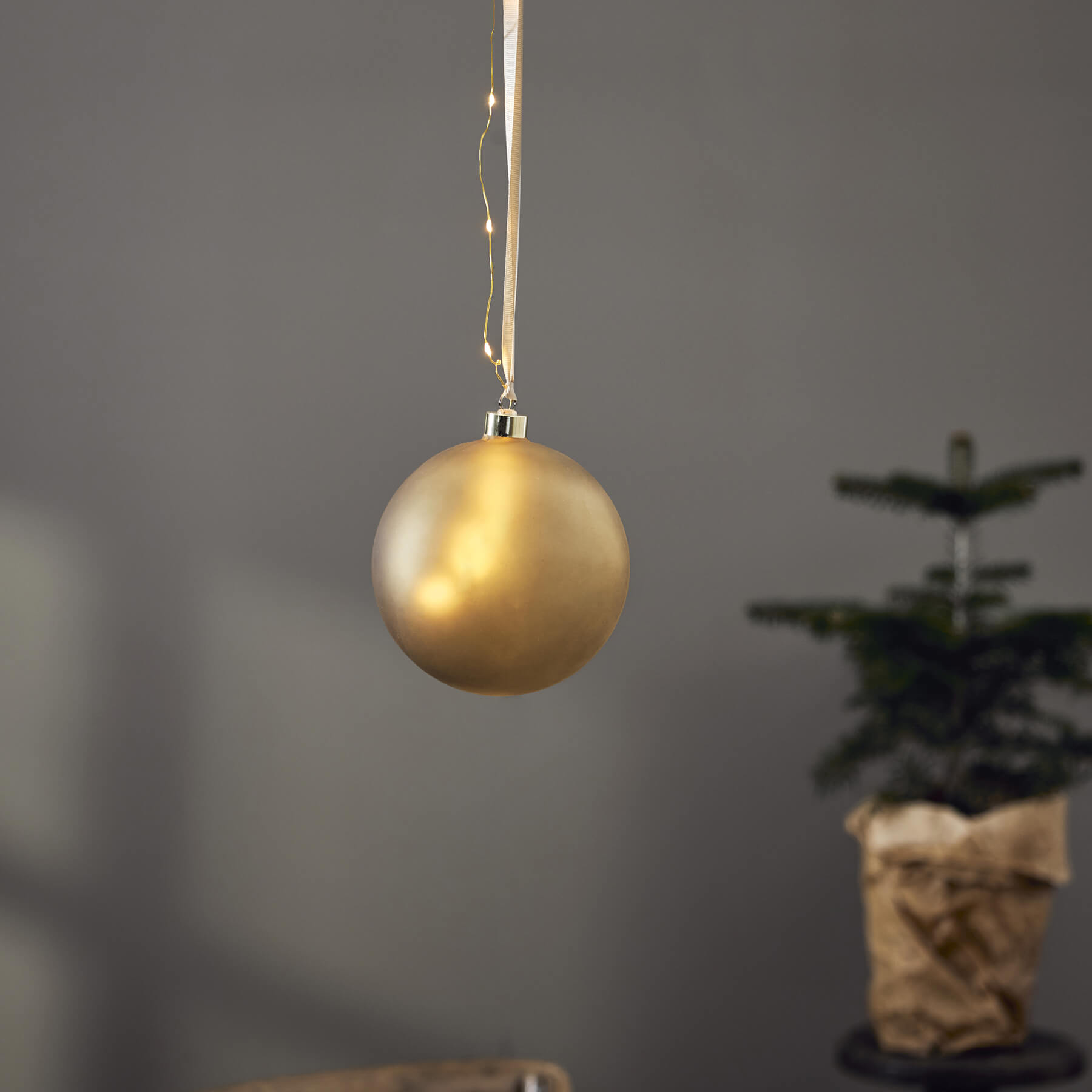 Bliss - Glaskugel - 15 cm - Glasfarbe: Gold - Timer - Batteriebetrieb - Lichtfarbe: Warmweiß