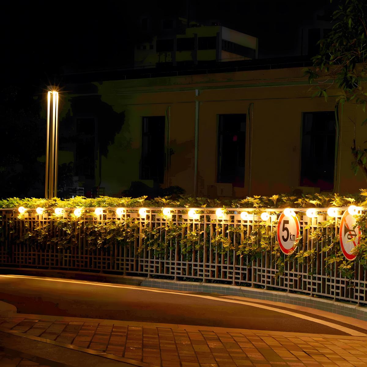12V LED - Lichterkette für Innen- und Außenbereich mit 6 warmweißen Lichtkugeln in 5,5m Länge