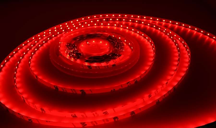 12V LED Streifen – rot – 60 LEDs je Meter – alle 5cm | leds24.com