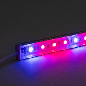 12V Slim-Line Aluminium LED Leiste - GrowLight - transparente Abdeckung 12V Slim-Line Aluminium LED Leiste - GrowLight - transparente Abdeckung