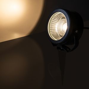 Spotlicht mit Erdspieß 12W, warmweiß 3000K, 230V, IP67 Spotlicht mit Erdspieß 12W, warmweiß 3000K, 230V, IP67