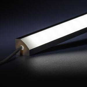 24V Aluminium LED Eckleiste – weiß – diffuse Abdeckung 24V Aluminium LED Eckleiste – weiß – diffuse Abdeckung