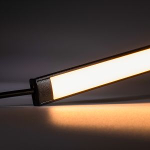 24V Black Line Slim Aluminium LED Leiste - COB - warmweiß - diffuse Abdeckung 24V Black Line Slim Aluminium LED Leiste - COB - warmweiß - diffuse Abdeckung