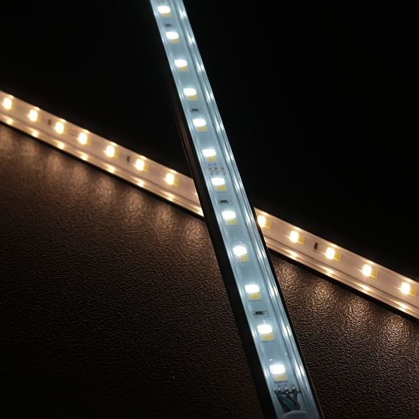 24V Slim-Line Aluminium LED Leiste – Farbtemperatur einstellbar – transparente Abdeckung