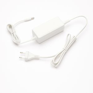 24V DC - Tischnetzteil stabilisiert - 1A - 24 Watt - Weiß 24V DC - Tischnetzteil stabilisiert - 1A - 24 Watt - Weiß
