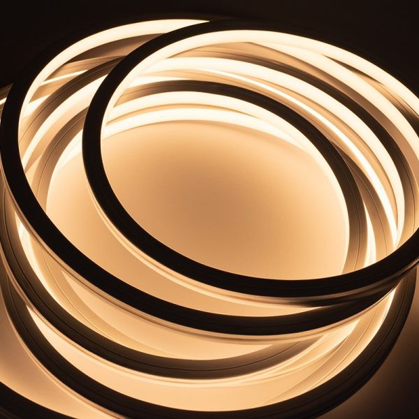 24V wasserfester flexibler LED Lichtschlauch – warmweiß – diffus – Neon-Effekt – IP67 10x10mm