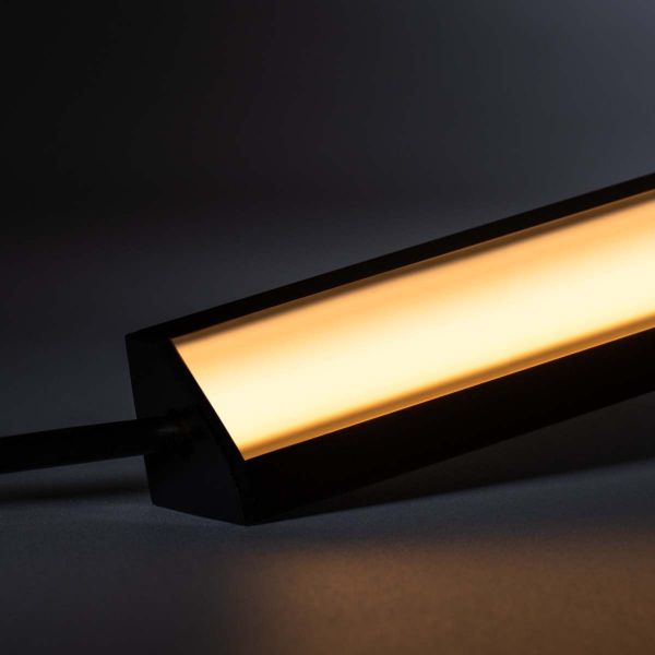 24V Black Line LED Eckleiste - COB - warmweißes Licht - schwarze Abdeckung