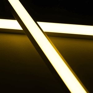 24V Aluminium LED Eckleiste – warmweiß – diffuse Abdeckung 24V Aluminium LED Eckleiste – warmweiß – diffuse Abdeckung