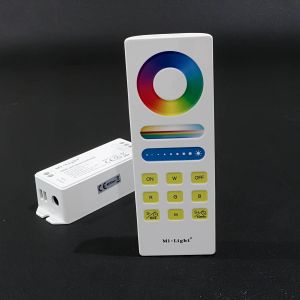 Funk LED Controller – 4 Kanal – RGBW – mit Touch-Fernbedienung und Wandhalterung Funk LED Controller – 4 Kanal – RGBW – mit Touch-Fernbedienung und Wandhalterung