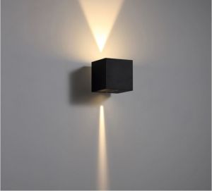 Wandleuchte mit 2 verschiedenen Lichtaustritten oben und unten, 2x3W, warmweiß 3000K, 230V, IP65 Wandleuchte mit 2 verschiedenen Lichtaustritten oben und unten, 2x3W, warmweiß 3000K, 230V, IP65