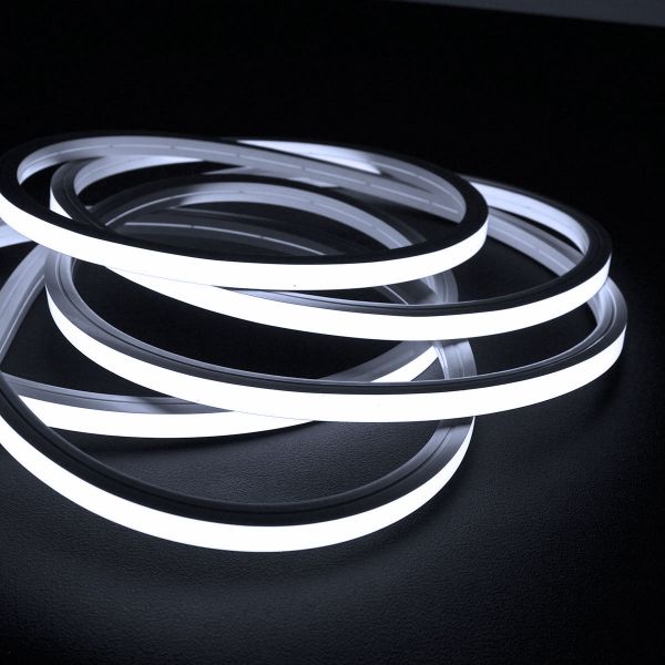 24V wasserfester LED Lichtschlauch – neutralweiß – diffus – Neon-Effekt – IP67 15x15mm - 750cm